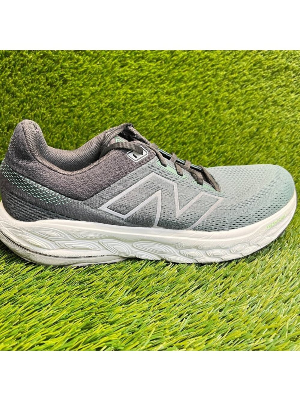 New Balance Fresh Foam X 860v14 Mens Size 10.5 Green Running Shoes Sneakers